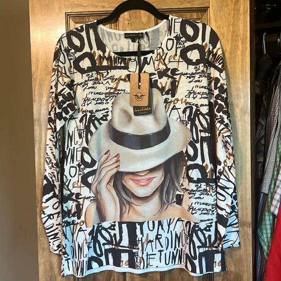 Jane & John Graphic Blouse - Picture 1 of 4